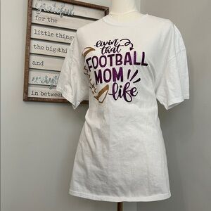 Football Mom White T-Shirt XLShort Sleeve Gildan Tag-less Tee Excellent Size XL